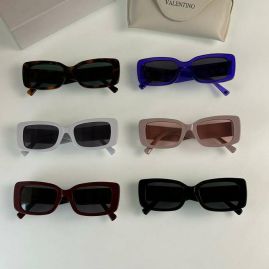 Picture of Valentino Sunglasses _SKUfw50080958fw